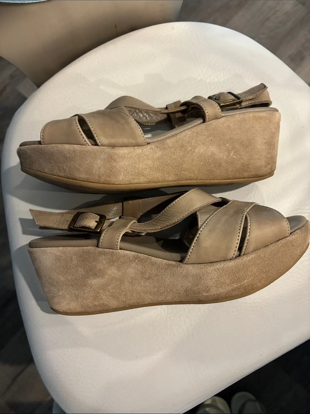 Cordani Leather Taupe  Platform Sandals size 41 or size 10.  Paid $195 Preowned